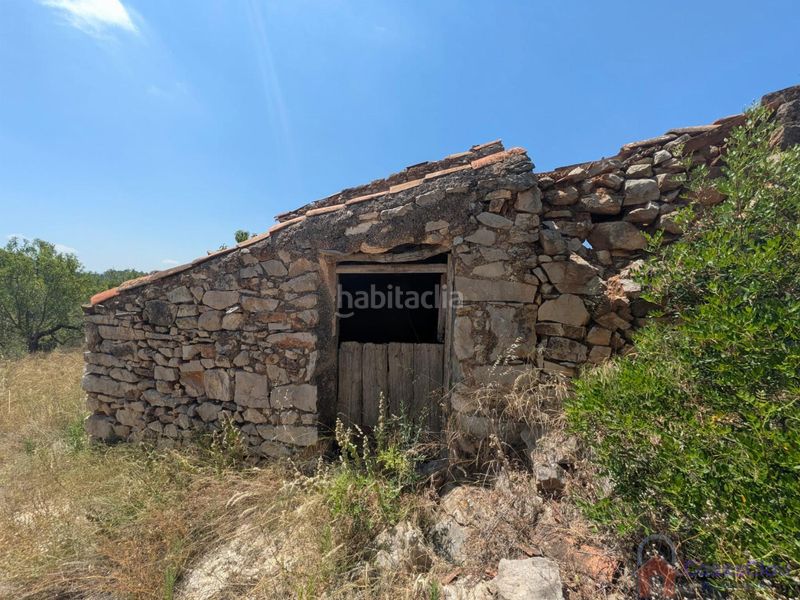 Foto abf5947b-25ca-47e8-9ef4-44ba8815b43e. Masia a vilars a Benlloc