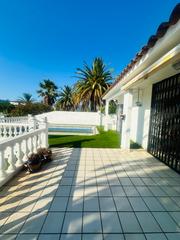 Casa adossada a Cap Ras - Creus - Falconera. Encantadora casa reformada con piscina, garaje y amarre privado