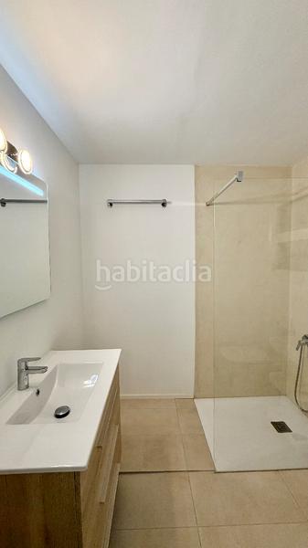 Foto 7060a77d-9ba5-46b3-a35d-fddb801c6a8b. Piso en carrer monturiol 6 piso reformado al centro en Figueres