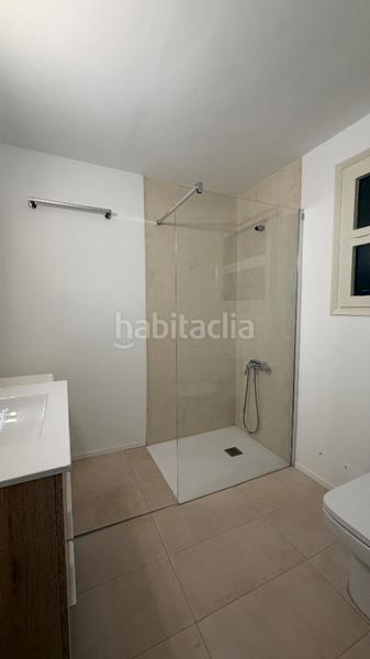 Foto f8b60897-1dde-4711-8bb0-e990ecc39704. Piso en carrer monturiol 6 piso reformado al centro en Figueres