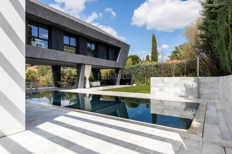 Foto a905f4ac-b21e-42ff-8ad1-3e78d140504a. Casa amb aparcament piscina a Parque Boadilla Boadilla del Monte