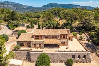 Residential Plot in Puigpunyent. Preciosa finca con vistas al mar en galilea