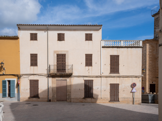 Casa a N/a. Propiedad histórica con alto potencial en son servera