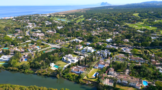 Terreny residencial a Sotogrande Costa. Exclusiva parcela en venta en paseo del parque  sotogrande costa