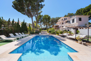 Casa a Cas Català-Illetes. Elegancia mediterránea con vistas panorámicas al mar en cas cata