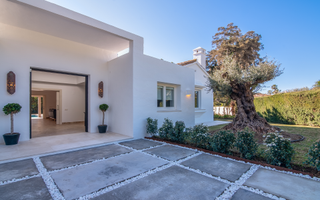 Location Maison à Sotogrande Costa. Villa el olivo  reyes y reinas