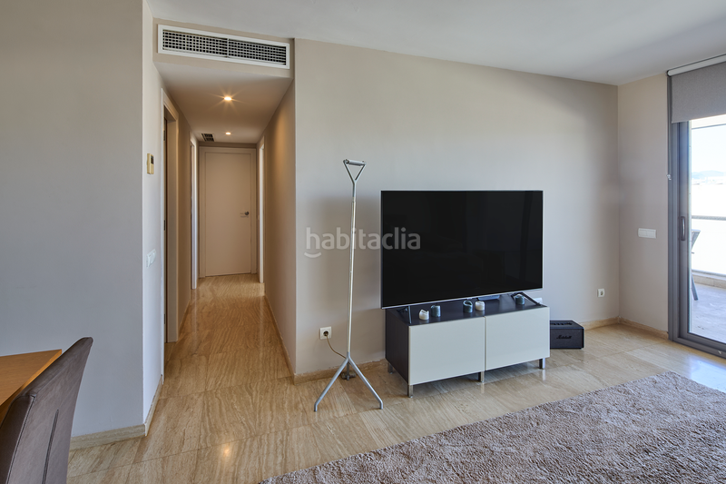 Foto 3b214b89-bfd4-4d10-9b0c-40211162c7f1. Apartament amb calefacció aparcament piscina a Marina Botafoc-Talamanca Ibiza