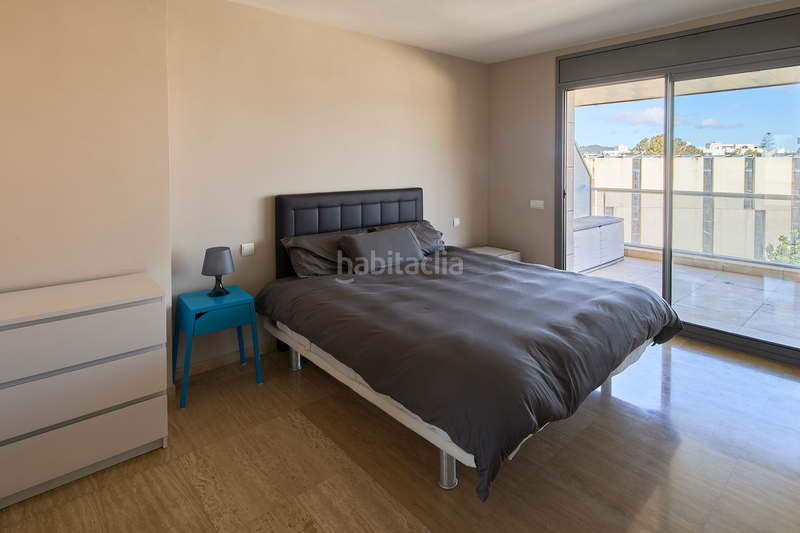Foto f810e907-fedd-4ec2-9a29-bd1b3d8d7716. Apartament amb calefacció aparcament piscina a Marina Botafoc-Talamanca Ibiza