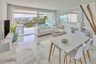 Lloguer Apartament a Marina Botafoc-Talamanca. Apartamento con vista al dalt vila y la marina