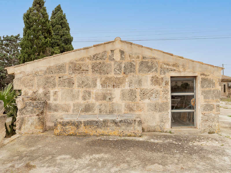 Foto 1f89fc3f-bf09-4106-a95b-fcba71378311. Casa amb aparcament a Santanyí poble Santanyí