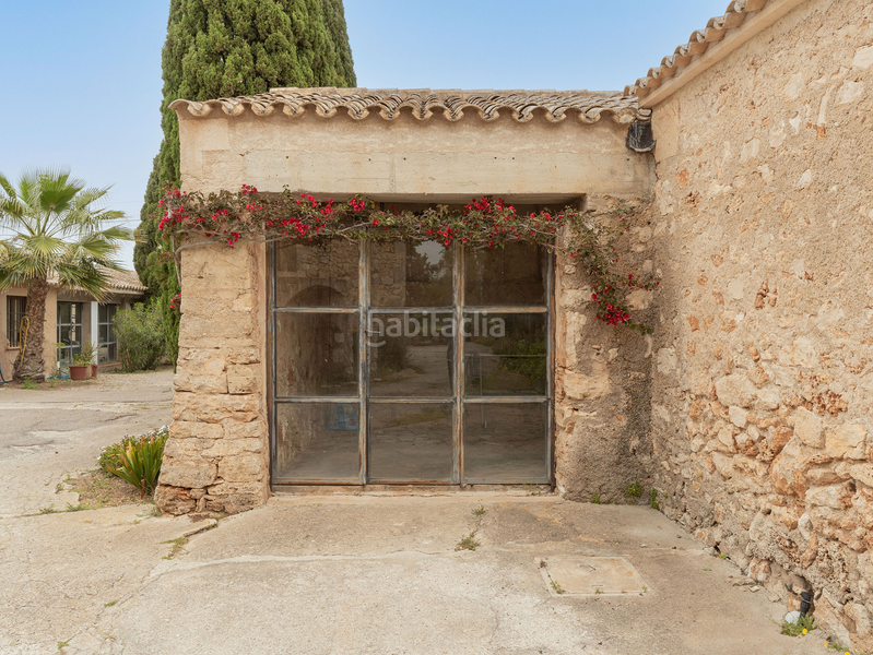 Foto be407f6e-cd2d-41e6-974a-9346f108b4c5. Casa amb aparcament a Santanyí poble Santanyí