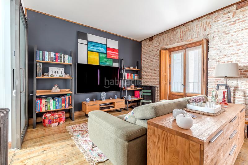 Foto 233b2be2-6755-431f-a0c1-0a2f6db7c330. Apartamento encantador apartamento con balcones en Sol en Madrid