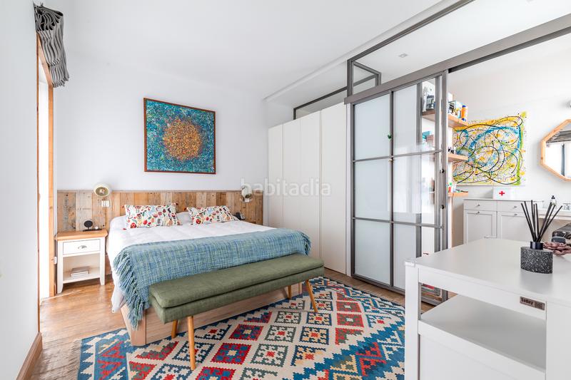 Foto 8086608d-c445-4e3a-b4d8-c8d91085045d. Apartamento encantador apartamento con balcones en Sol en Madrid