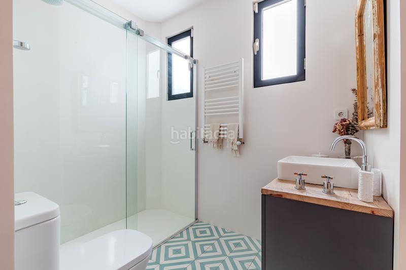 Foto eee3137a-9caf-4180-b343-213508ef5978. Apartamento encantador apartamento con balcones en Sol en Madrid