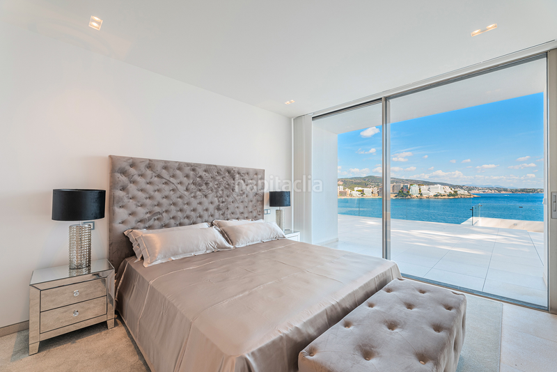 Foto 0ed1a93a-b8f3-490e-a75e-ff985dedb2c3. Casa elegante villa en primera línea de mar en cala vinyas en Calvià