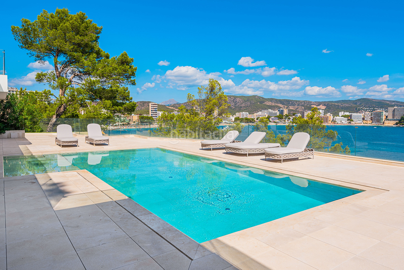 Foto 46440483-7671-4560-ae96-739403dff57a. Casa elegante villa en primera línea de mar en cala vinyas en Calvià