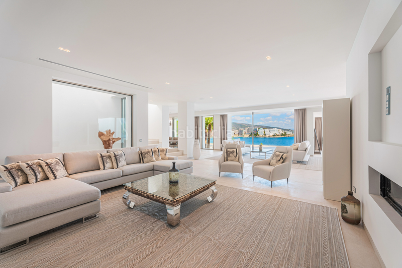 Foto cc4f7f93-ce8b-4ef4-bea2-6b809e2a05e2. Casa elegante villa en primera línea de mar en cala vinyas en Calvià