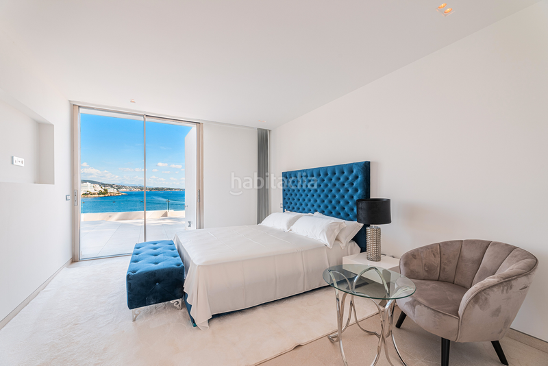 Foto e5d09b4f-c987-4570-b816-9a41925f1ed3. Casa elegante villa en primera línea de mar en cala vinyas en Calvià