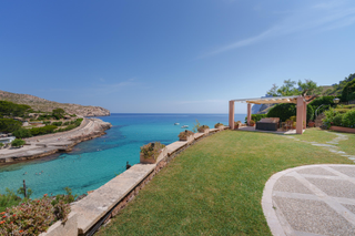 Casa  N/a. Villa frente al mar en cala sant vicen  un paraso en la costa