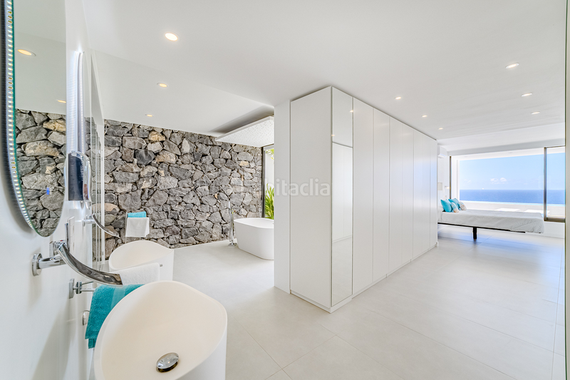 Foto 456435a9-24e7-42bb-bb9f-72e4fd8ec88c. Casa villa contemporánea con vistas al mar en Buenos Aires - Chamberí - Las Moraditas Santa Cruz de Tenerife