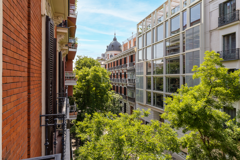 Foto 40995a76-f47b-419a-858b-aedbea0cfcb1. Alquiler apartamento piso señorial con encanto clásico y luz natural en Almagro en Madrid