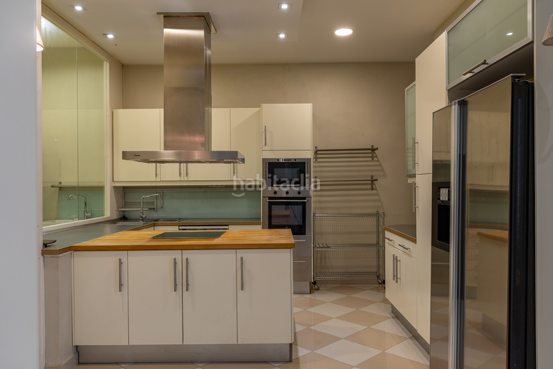 Foto 9fa8e015-8792-44c8-be64-9873e1196f82. Alquiler apartamento piso señorial con encanto clásico y luz natural en Almagro en Madrid