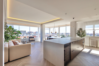 Appartement en Castillejos-Cuzco. Piso reformado con vistas al bernabu con plaza de garaje inclui