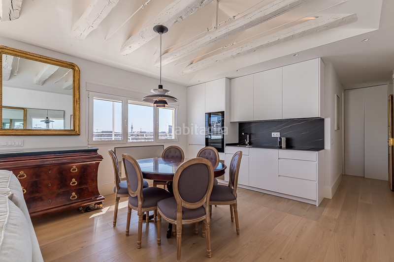 Foto 07012800-45d2-44ae-8c79-b82c4ca5b48d. Alquiler apartamento ático reformado con terraza y encanto clásico en alquiler en Almagro en Madrid