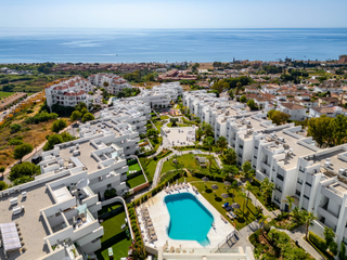Appartement à Alcorrín. Ático elegante en manilva vivienda con espectaculares vistas al