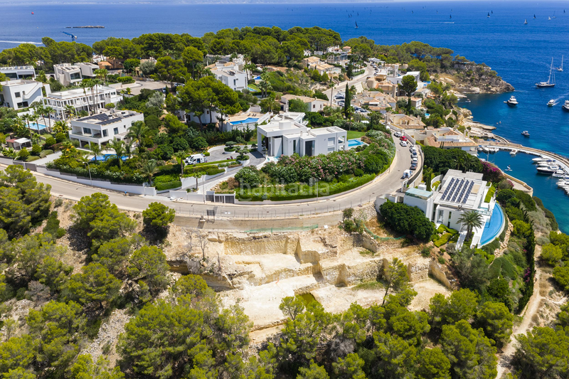 Foto 8bb95b1d-82c3-4c06-aad7-ace7a65582f8. Terreno residencial parcela en primera línea en Sol de Mallorca en Calvià