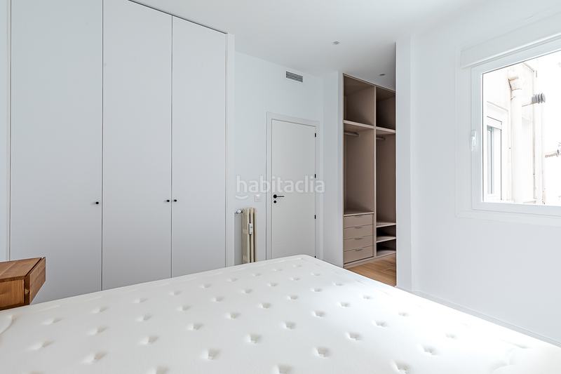 Foto 04303c2c-9279-4f5f-a033-57848c2e9322. Alquiler apartamento piso reformado y exterior junto al retiro en Madrid