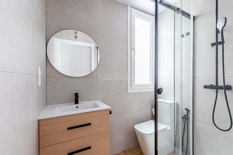 Foto 396a1366-be6c-449d-9edb-dec34a21fd4d. Alquiler apartamento piso reformado y exterior junto al retiro en Madrid