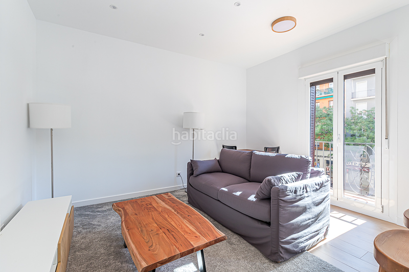 Foto 7c85bf79-2492-48ac-bb96-59098a993ef8. Alquiler apartamento piso reformado y exterior junto al retiro en Madrid