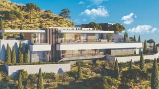 Casa a El Madroñal. Villa de tres dormitorios con amplias vistas en marbella