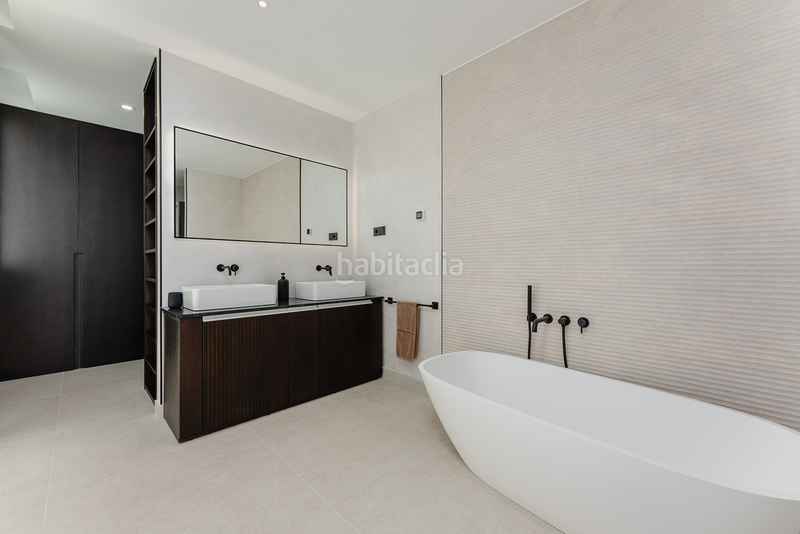 Foto 754eb421-024c-4794-a8f9-5cf90a2d8e7f. Apartament amb calefacció aparcament piscina a Cabopino - Artola Marbella
