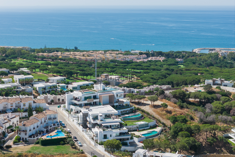 Foto bf3fb974-2e05-40b9-8f25-e59bd001d5cf. Apartament amb calefacció aparcament piscina a Cabopino - Artola Marbella