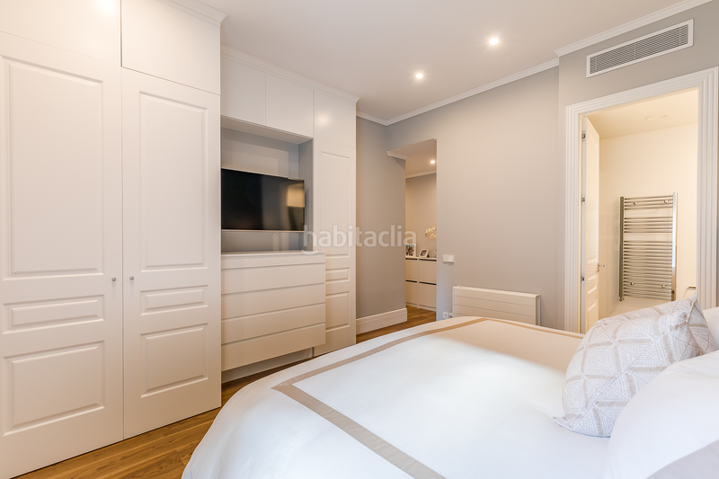 Foto 92fa33d4-53ec-4ceb-8ebe-4cdd29fce272. Alquiler apartamento piso amueblado en alquiler en la mejor zona del barrio de salamanca en Madrid