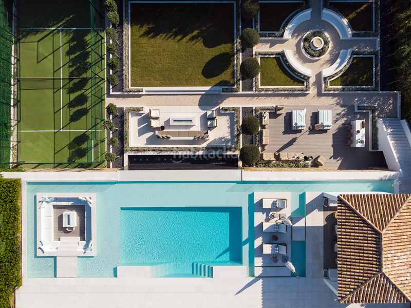 Foto 0f900727-4329-4de8-9319-276c7e32d69f. Casa villa elisia la cerquilla, situada en una parcela elevada con vistas al mar. en Marbella