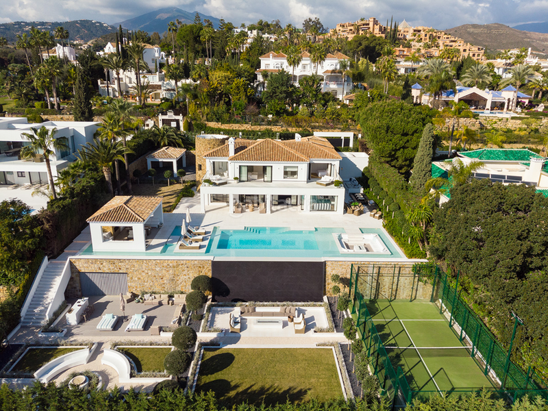 Foto 3068b634-caa0-46c5-8b8b-e052bf531fdd. Casa villa elisia la cerquilla, situada en una parcela elevada con vistas al mar. en Marbella