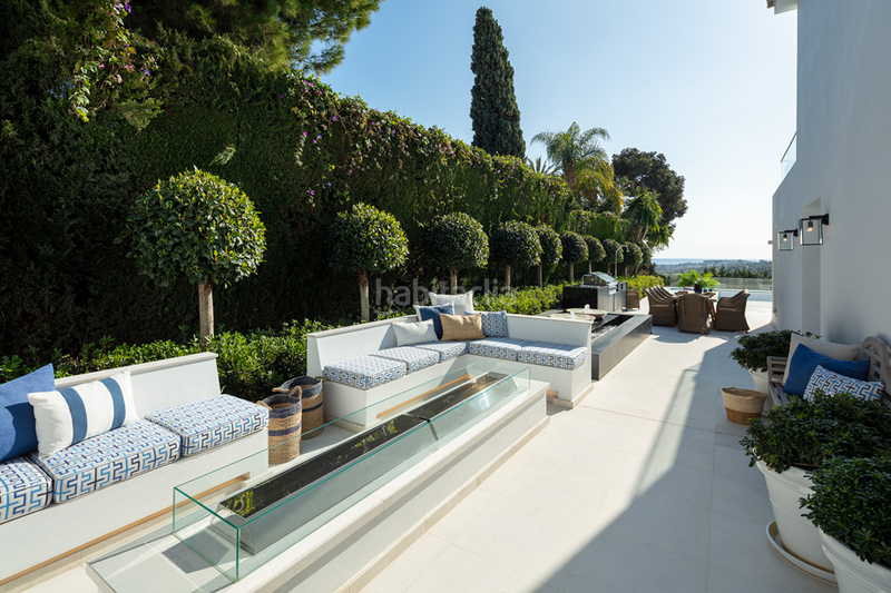 Foto 481040bf-c477-4961-ba43-e897373a2a91. Casa villa elisia la cerquilla, situada en una parcela elevada con vistas al mar. en Marbella