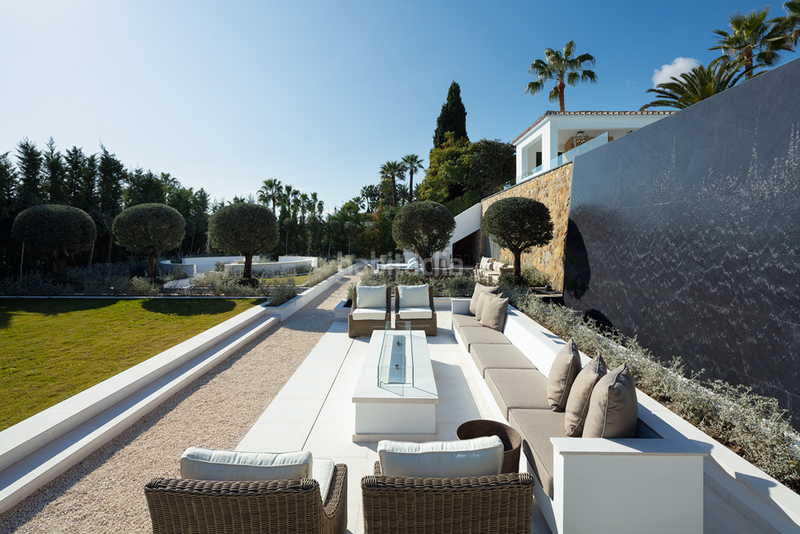 Foto da0cb086-b32f-4ef9-bc2b-2e2d4a4a64a1. Casa villa elisia la cerquilla, situada en una parcela elevada con vistas al mar. en Marbella