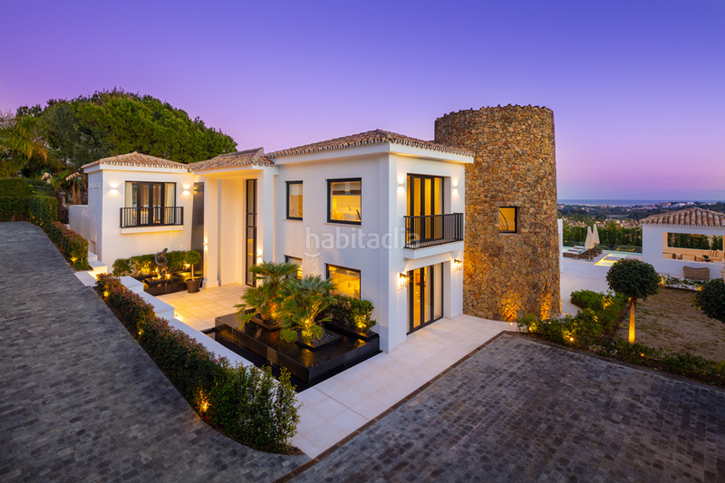 Foto f550ee8b-02b1-41fc-b349-23d572bc7e5a. Casa villa elisia la cerquilla, situada en una parcela elevada con vistas al mar. en Marbella