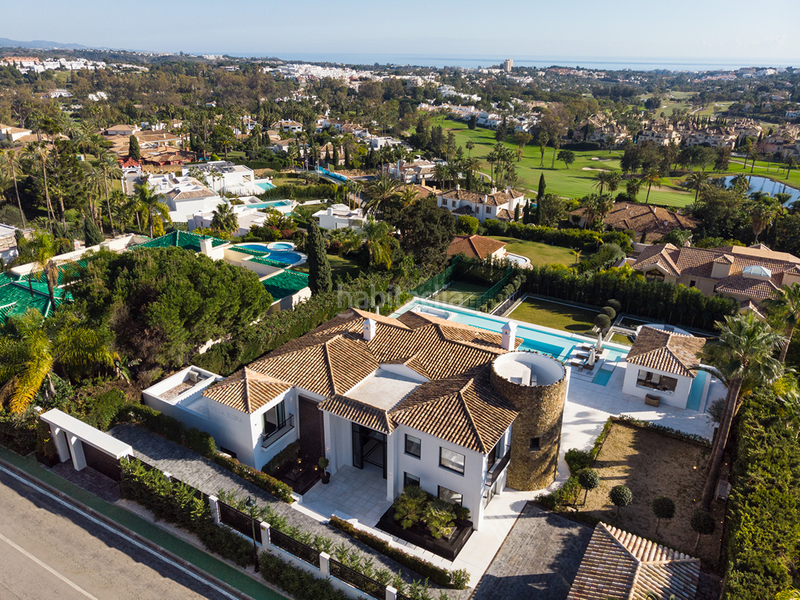 Foto f93eefde-c6ac-4482-831e-5a6eefe75aa0. Casa villa elisia la cerquilla, situada en una parcela elevada con vistas al mar. en Marbella