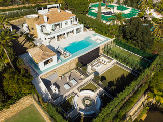 Casa a Los Naranjos. Villa elisia