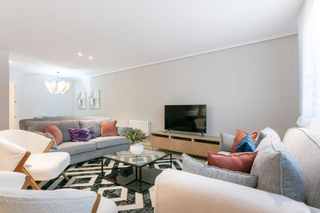 Apartament a Justicia-Chueca. Estupendo piso de 4 dormitorios en el corazón de madrid, excelen