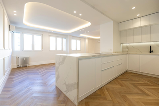 Apartament a N/a. Piso recién reformado en goya