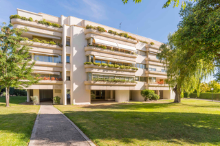 Lloguer Apartament a El Soto de la Moraleja. Moderno piso de 2 dormitorios con terraza y jardín comunitario e