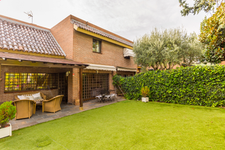 Casa aparellada a El Soto de la Moraleja. Chalet pareado en el soto de la moraleja