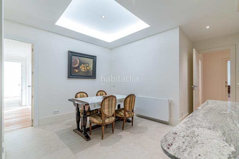Foto 32130fe3-aaf7-412e-a606-e1fd609d04ed. Alquiler apartamento piso a metros del retiro y con vistas al jardín botánico en alquiler en Madrid