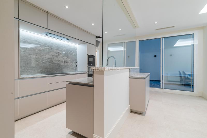 Foto 3dd2288c-fb75-47fa-b1fa-d49bd8369847. Alquiler apartamento piso a metros del retiro y con vistas al jardín botánico en alquiler en Madrid
